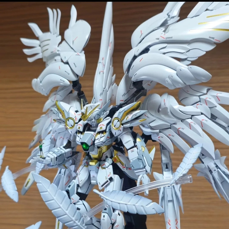 Daban 8827 MG 1/100 Wing Snow  - Model Kit Daban reseña y precio