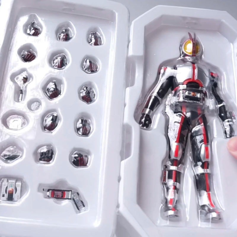KO Version of Kamen Rider Digi - Model Kit Kamen Rider reseña y precio